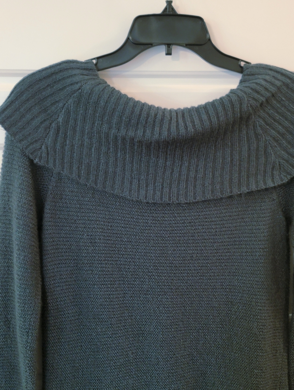 Maurices Off-Shoulder Dark Green Knit Sweater Size Extra Small Great Condition - Picture 11 of 14